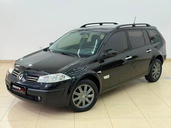 RENAULT MEGANE 1.6 DYNAMIQUE GRAND TOUR 16V FLEX 4P MANUAL RENAULT MEGANE 1.6 DYNAMIQUE GRAND TOUR 16V FLEX 4P MANUAL